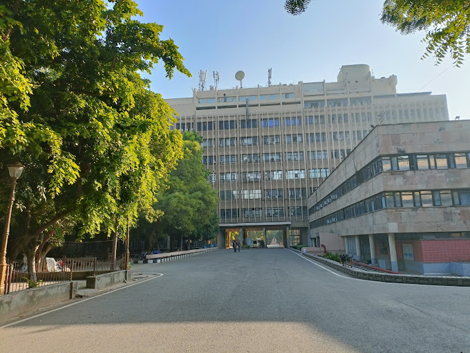 best universities in india